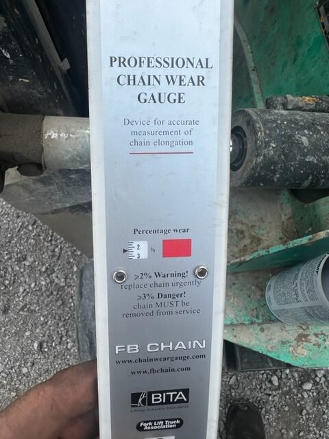 Forklift chain gauge